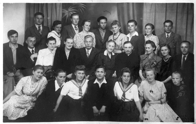 Pierwszy rocznik absolwent&oacute;w